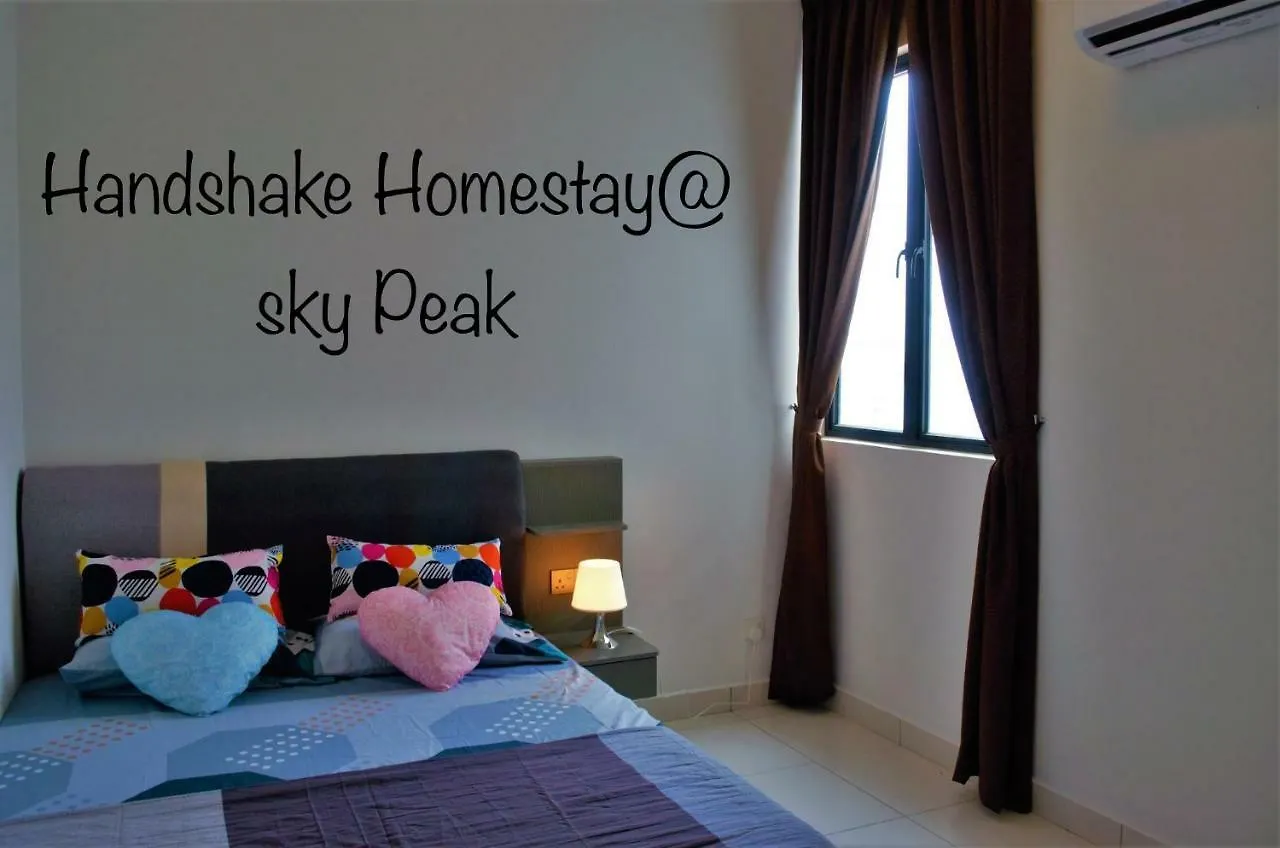 Handshake Homestays @ Sky Peak Setia Tropika Johor Bahru Malaysia