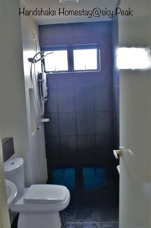 Handshake Homestays @ Sky Peak Setia Tropika Johor Bahru Malaysia