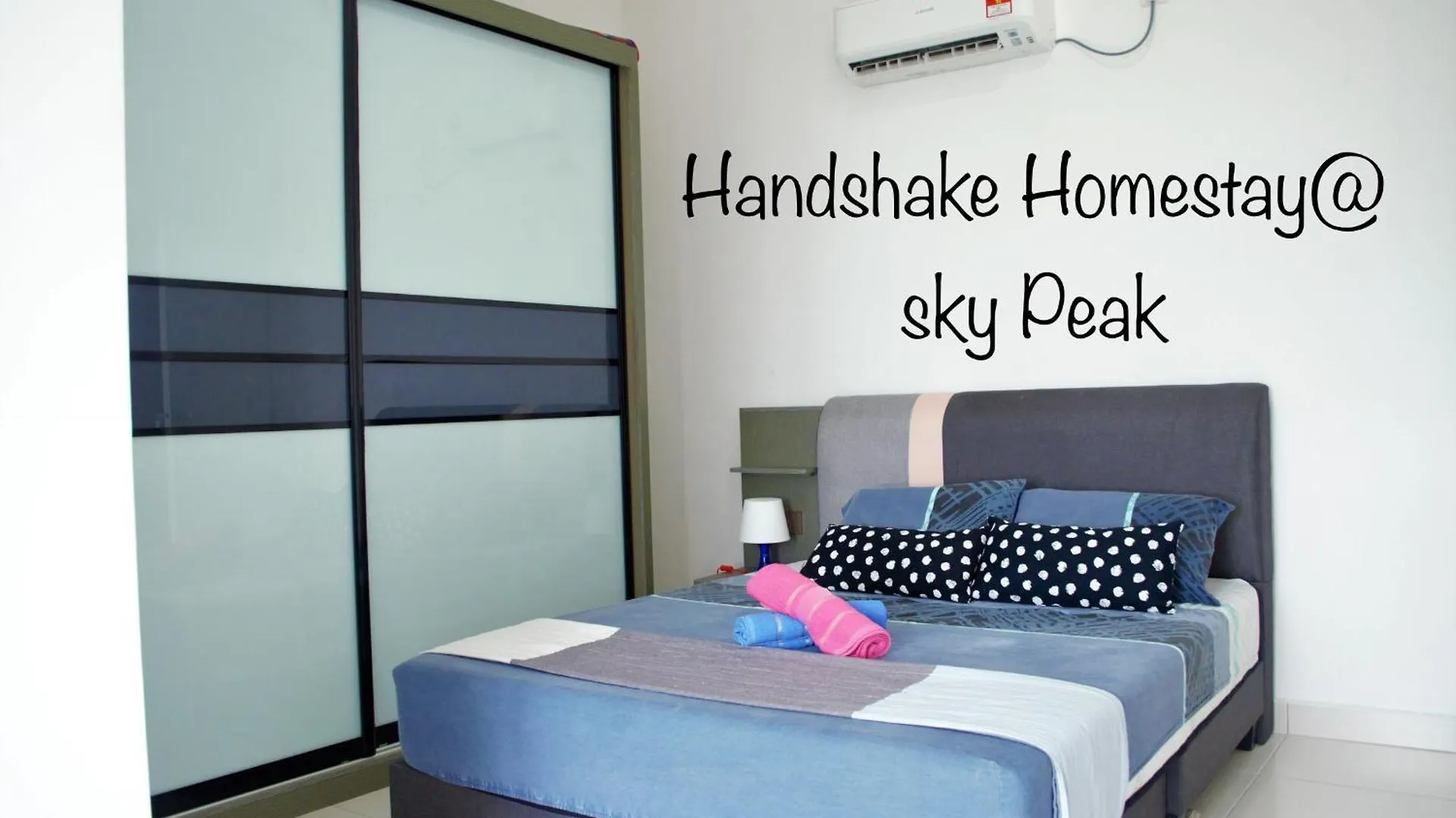 Handshake Homestays @ Sky Peak Setia Tropika Johor Bahru