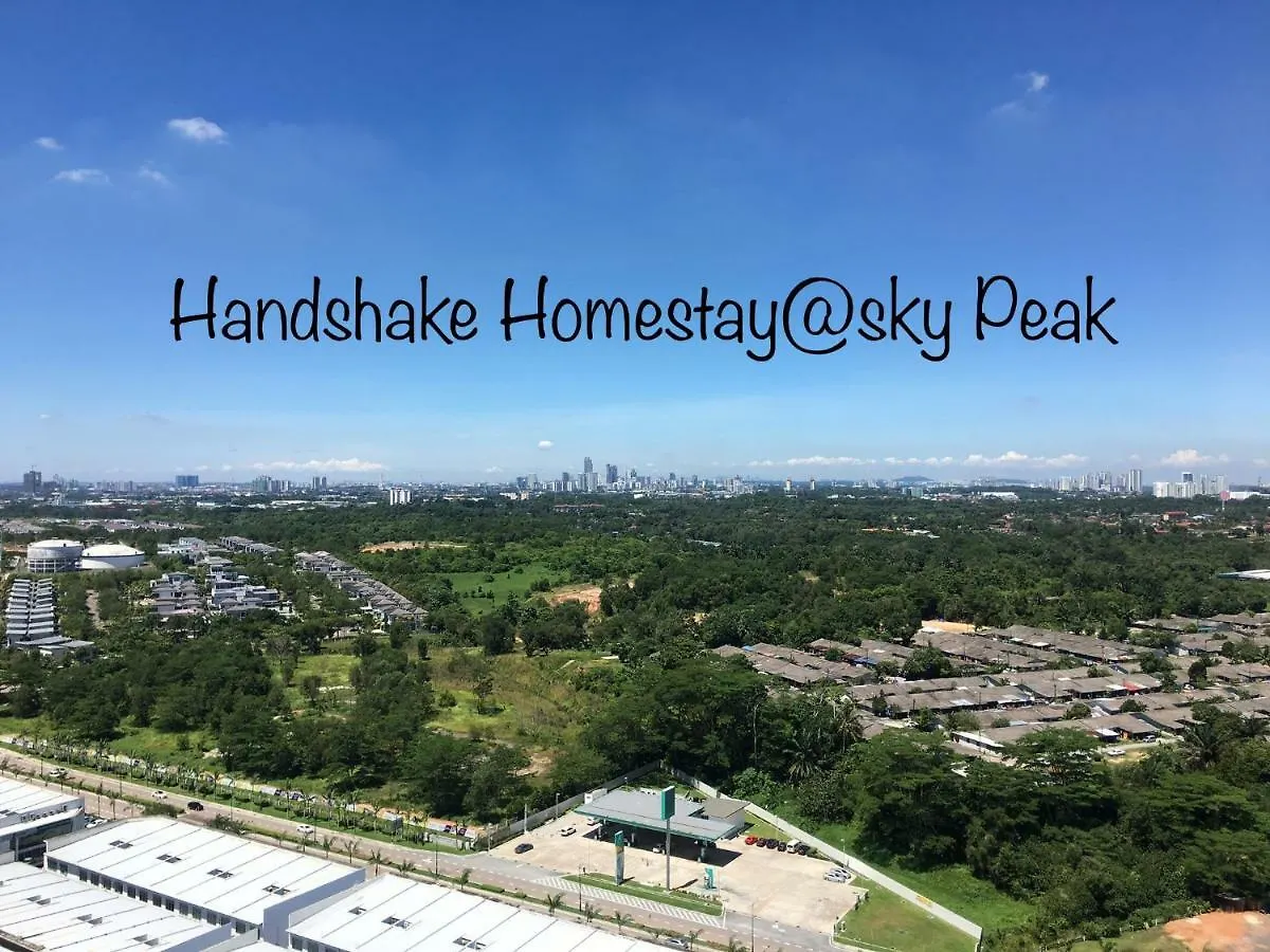 Handshake Homestays @ Sky Peak Setia Tropika Johor Bahru Malajsie